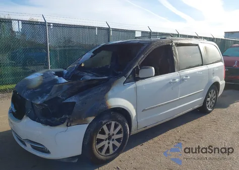 2014 Chrysler Town & Country Touring z USA, uszkodzony, nr VIN 2C4RC1BG4ER363817